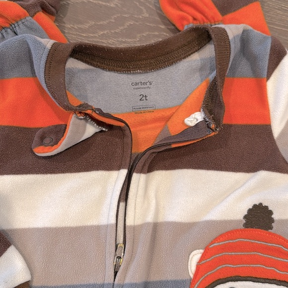 CARTERS 2T footed pajama striped sleeper with polar bear. Great condition. - Picture 2 of 4